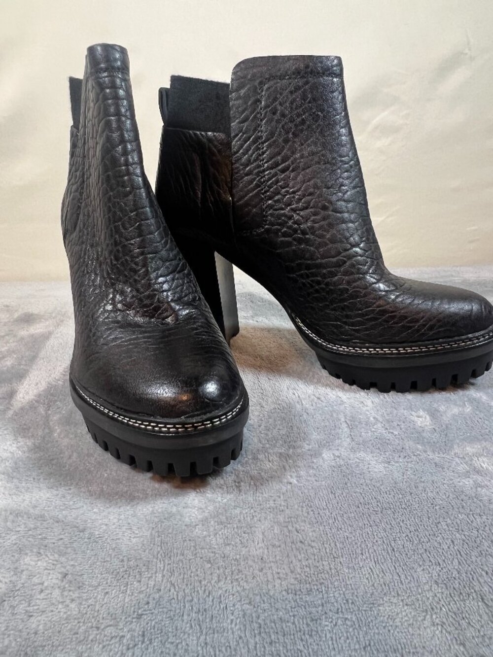 Vince Camuto Erinia platform ankle booties 7.5M
